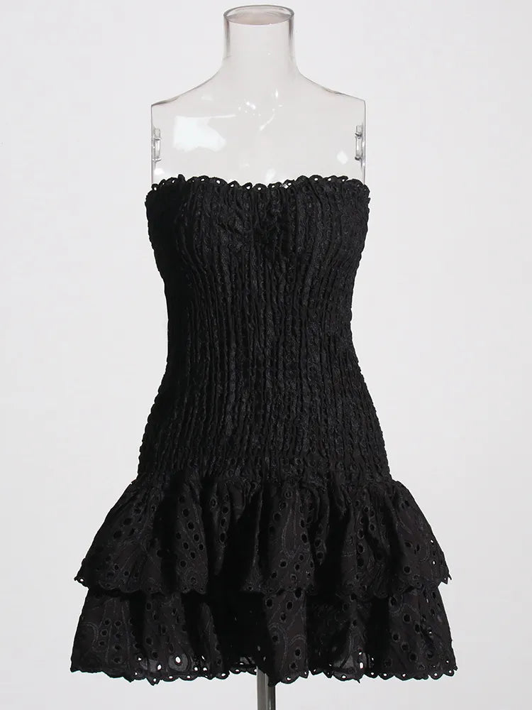 Effortlessly Elegant Dress with a Timeless Design