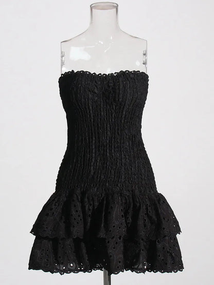 Effortlessly Elegant Dress with a Timeless Design