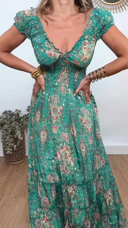 Classic Vintage Dress with a Flattering Fit