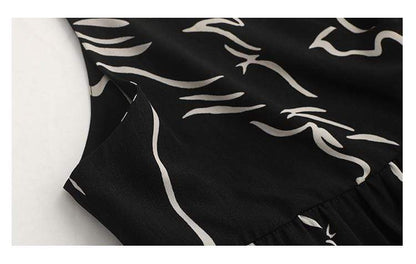 Effortlessly Elegant Dress with a Timeless Design