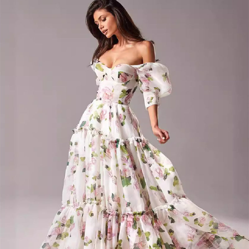 Well Tailored Dress with a Graceful Silhouette