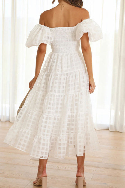Well Tailored Dress with a Graceful Silhouette