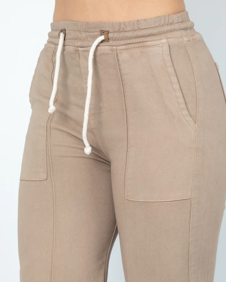 Polished Pants with an Effortless Classic Look