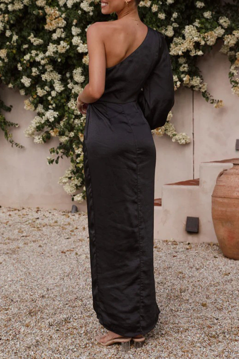 Well Tailored Dress with a Graceful Silhouette
