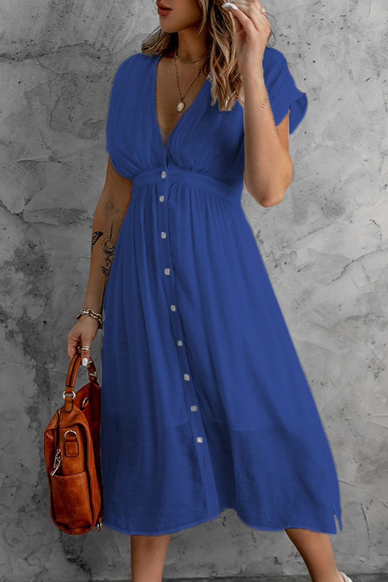 Beautifully Finished Dress in a Timeless Design