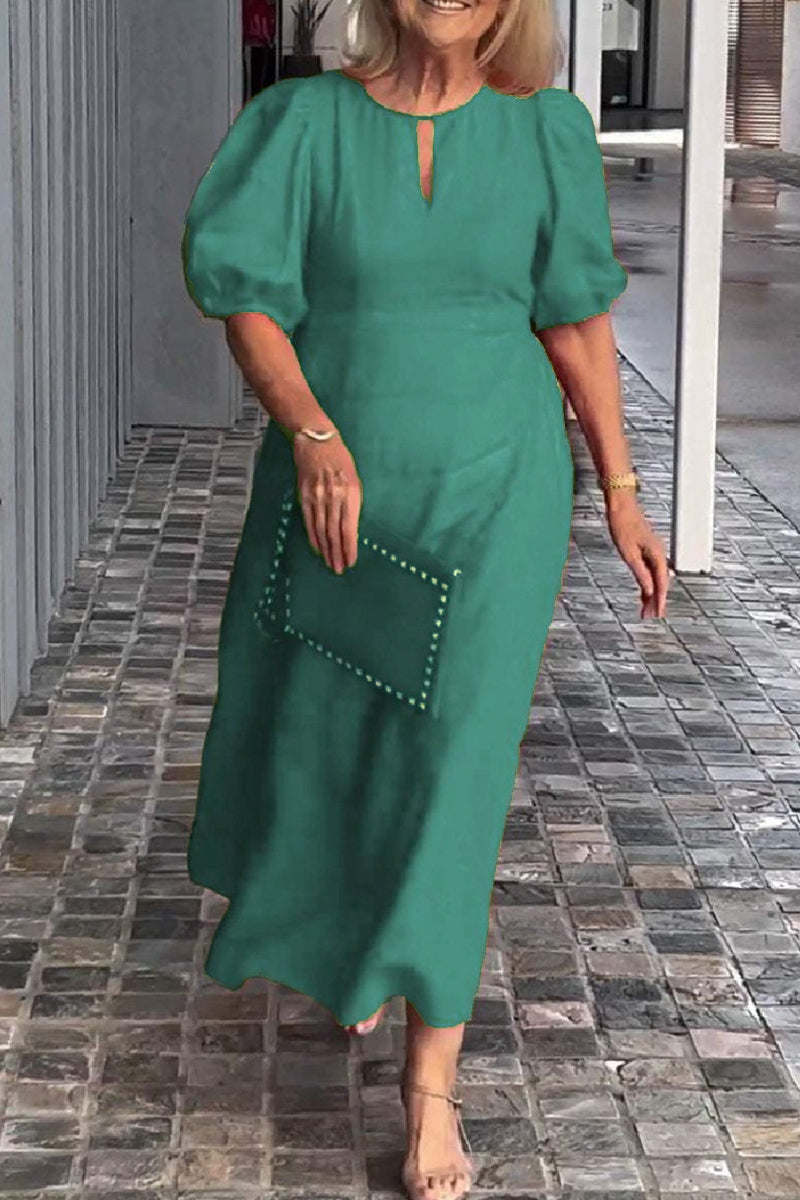 Classic Vintage Dress with a Flattering Fit