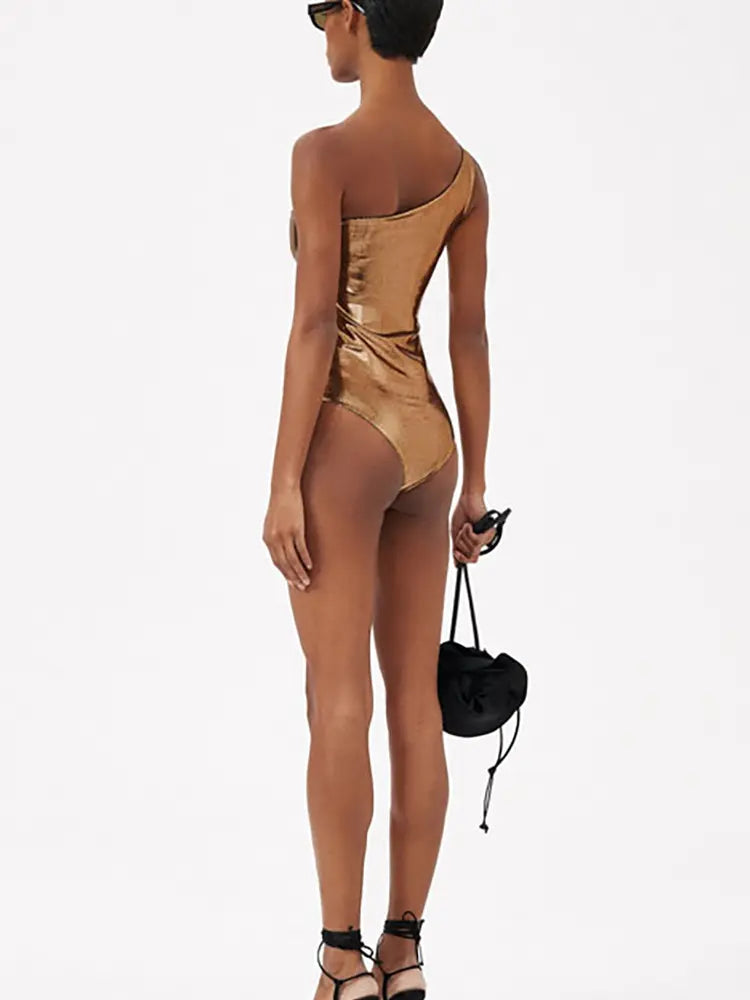 Sophisticated Garment with a Clean Classic Look