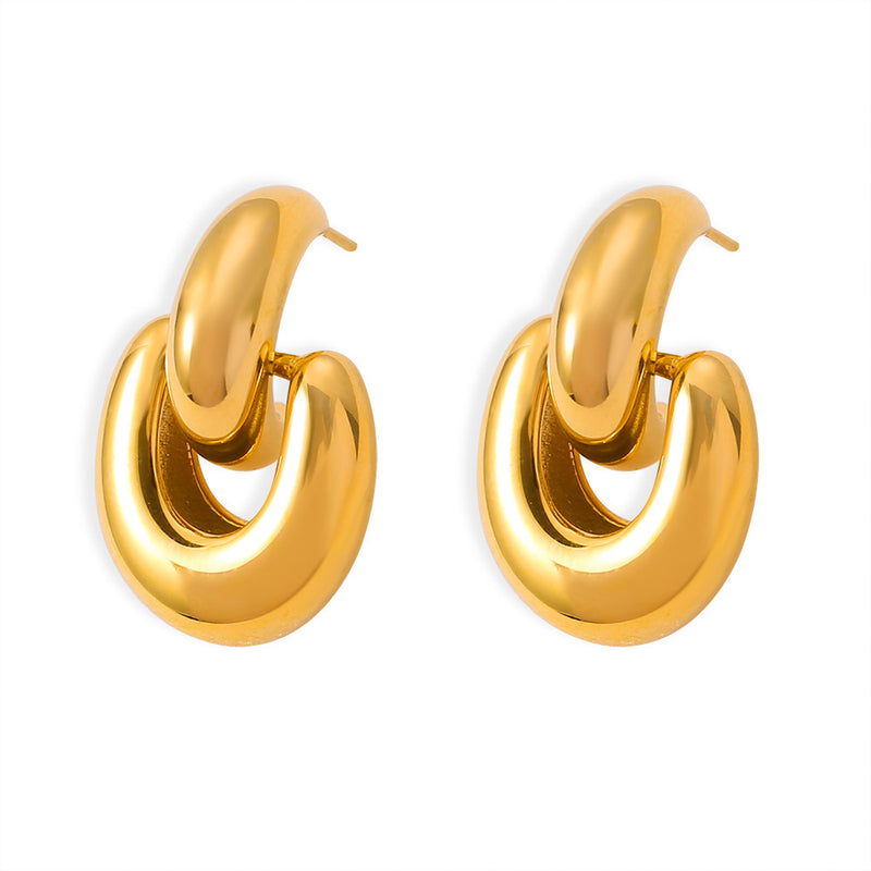 Romantic Gold Earring for Special Moments