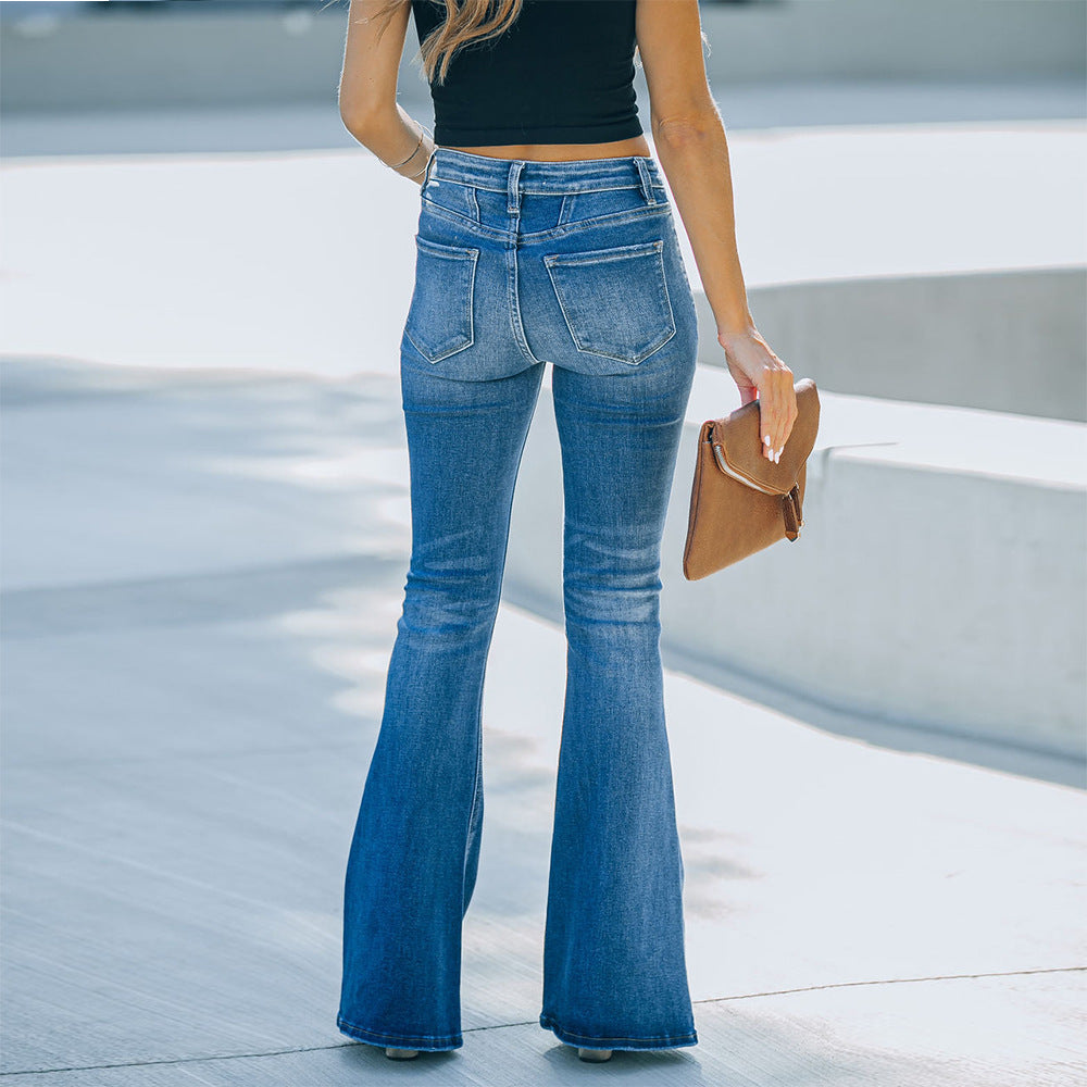 Effortlessly Elegant Pants with a Timeless Design