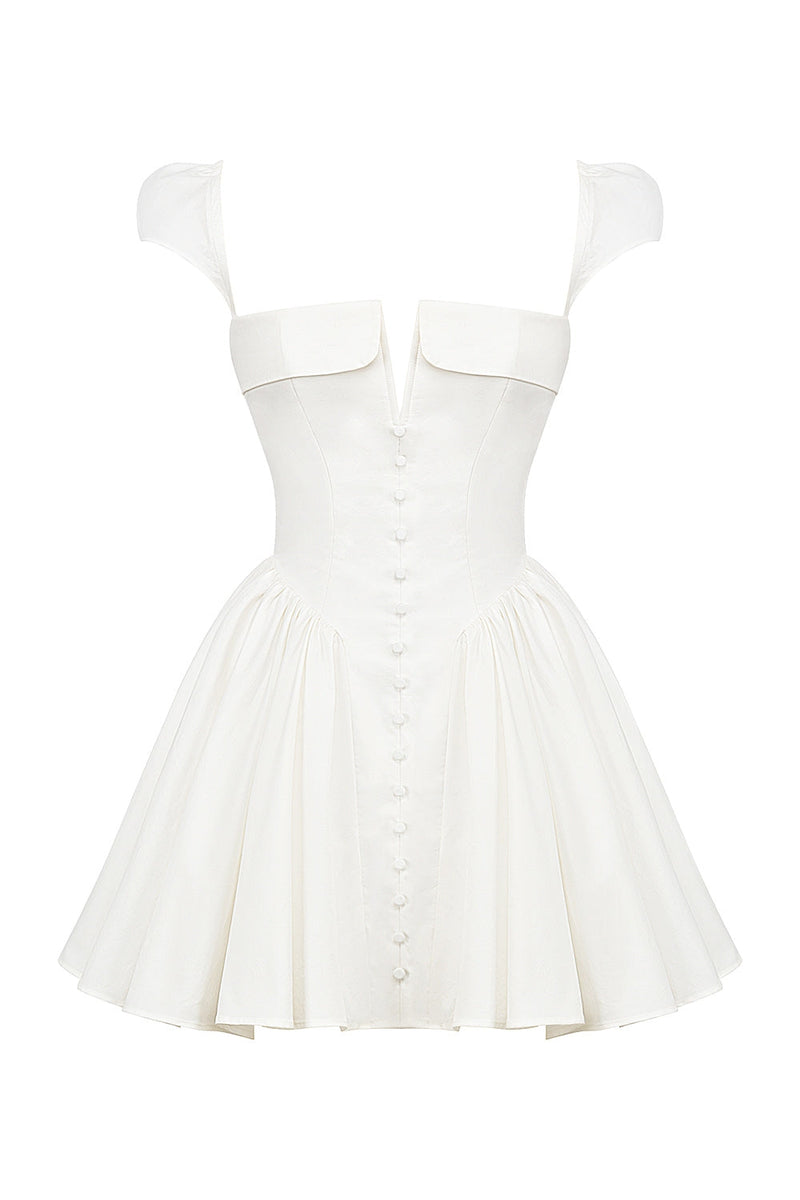 Gracefully Styled Dress for Any Occasion