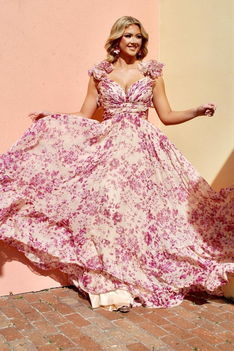 Well Tailored Dress with a Graceful Silhouette