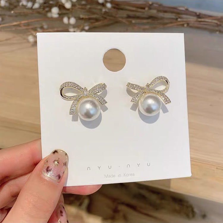 Beautiful Pearl Earring with Unique Style