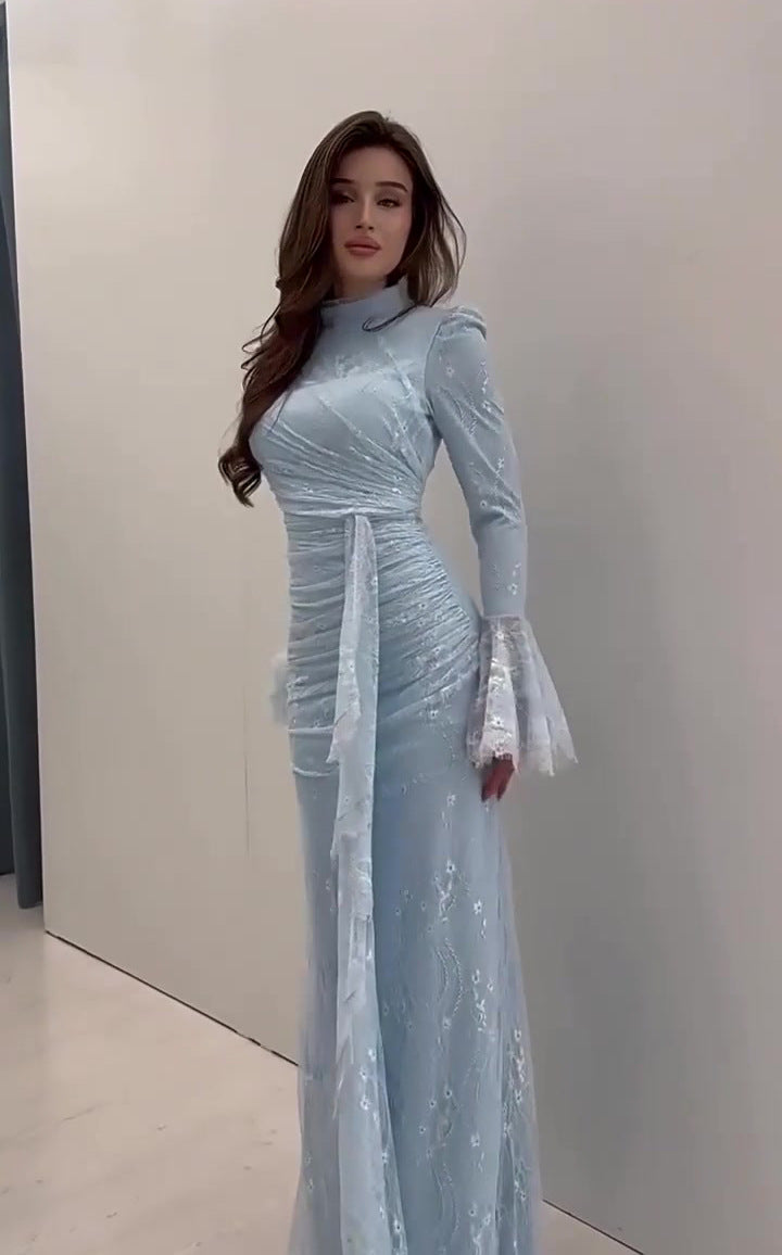 Beautifully Finished Dress in a Timeless Design