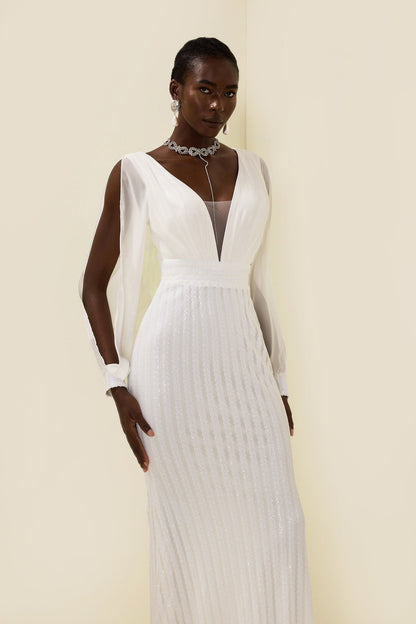 Beautifully Finished Dress in a Timeless Design