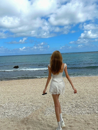 Effortlessly Elegant Dress with a Timeless Design