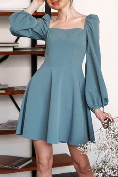 Well Tailored Dress with a Graceful Silhouette