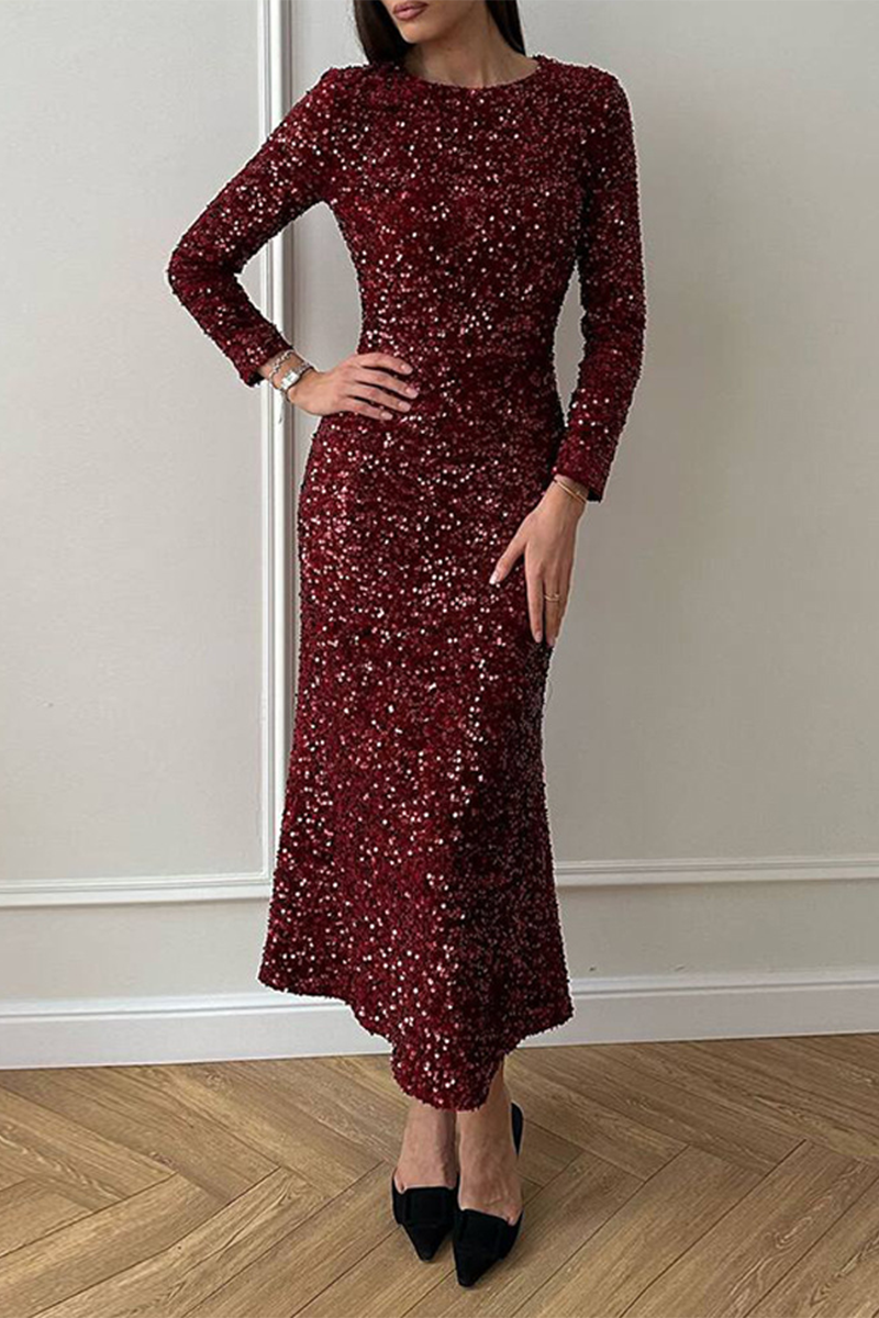 Beautifully Finished Dress in a Timeless Design