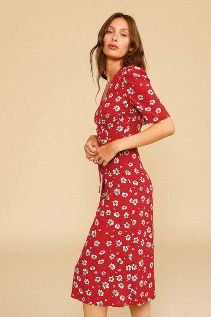 Classic Vintage Dress with a Flattering Fit