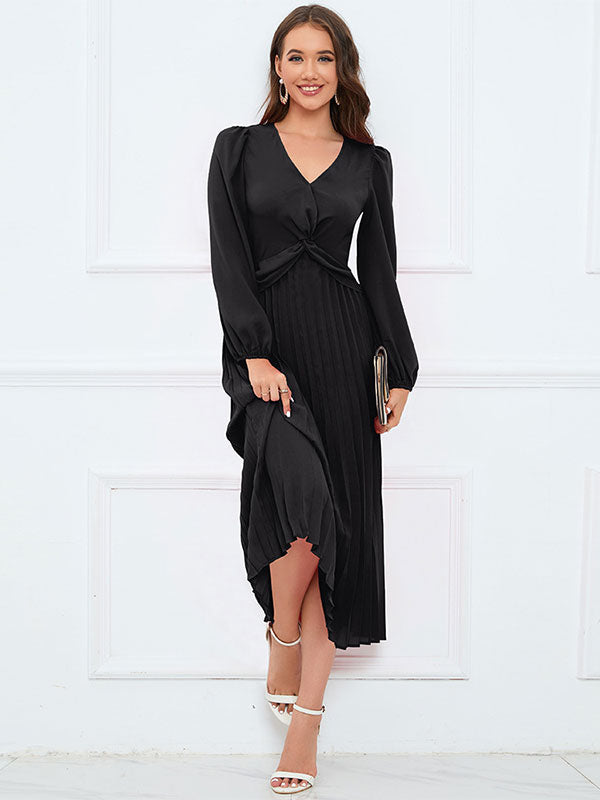 Well Tailored Dress with a Graceful Silhouette