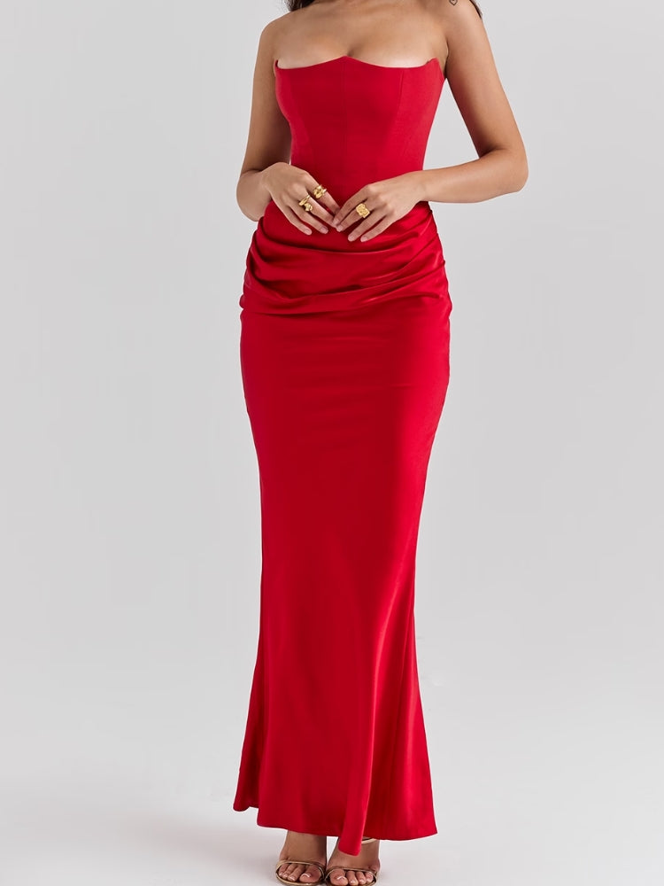 Well Tailored Dress with a Graceful Silhouette