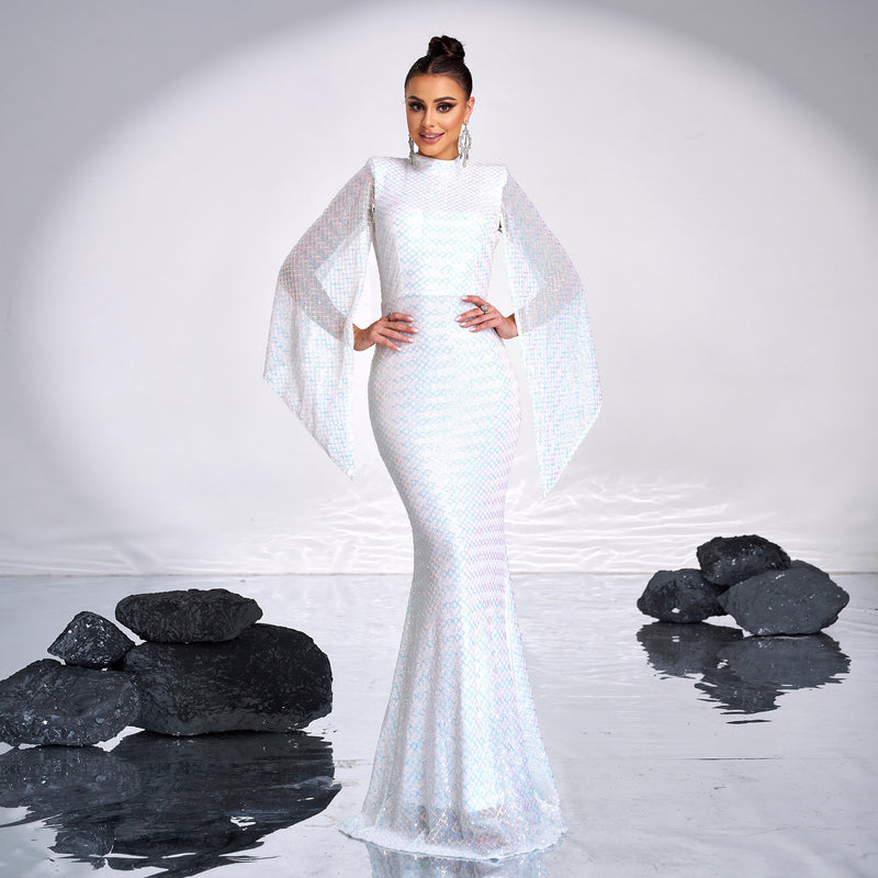 Well Tailored Dress with a Graceful Silhouette