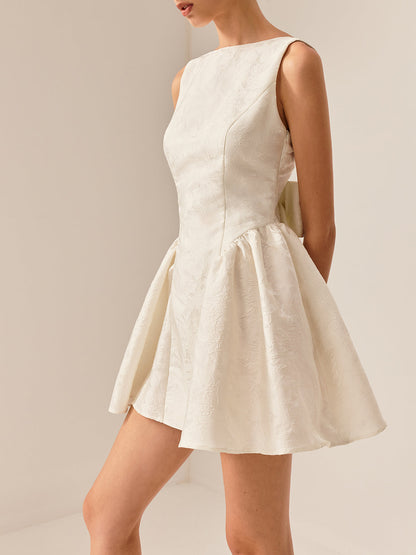 Sophisticated Dress with a Clean Classic Look