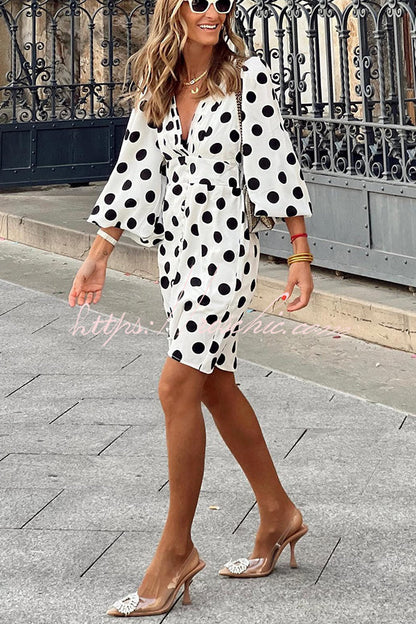 Well Tailored Dress with a Graceful Silhouette