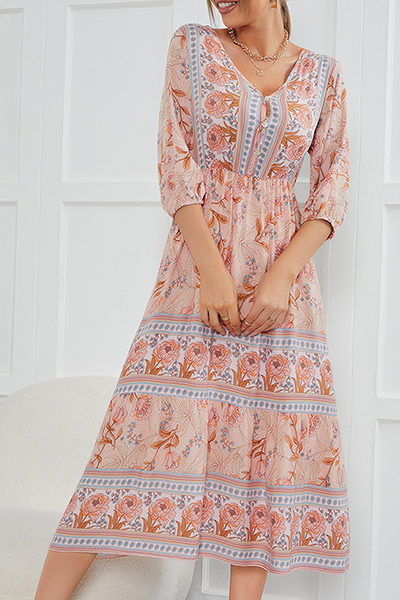 Effortlessly Elegant Dress with a Timeless Design