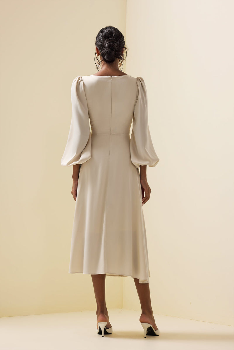 Beautifully Finished Dress in a Timeless Design