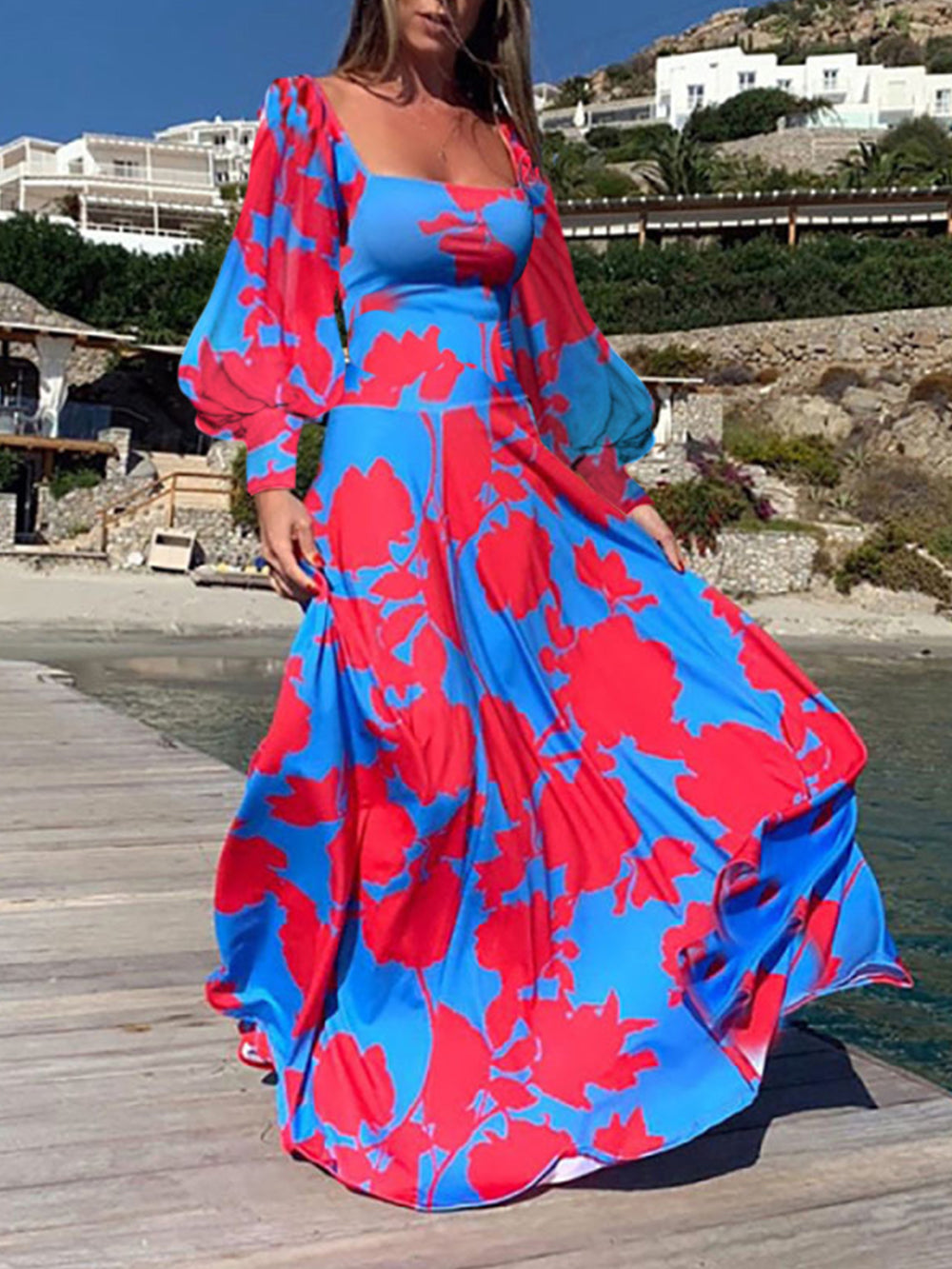 Well Tailored Dress with a Graceful Silhouette
