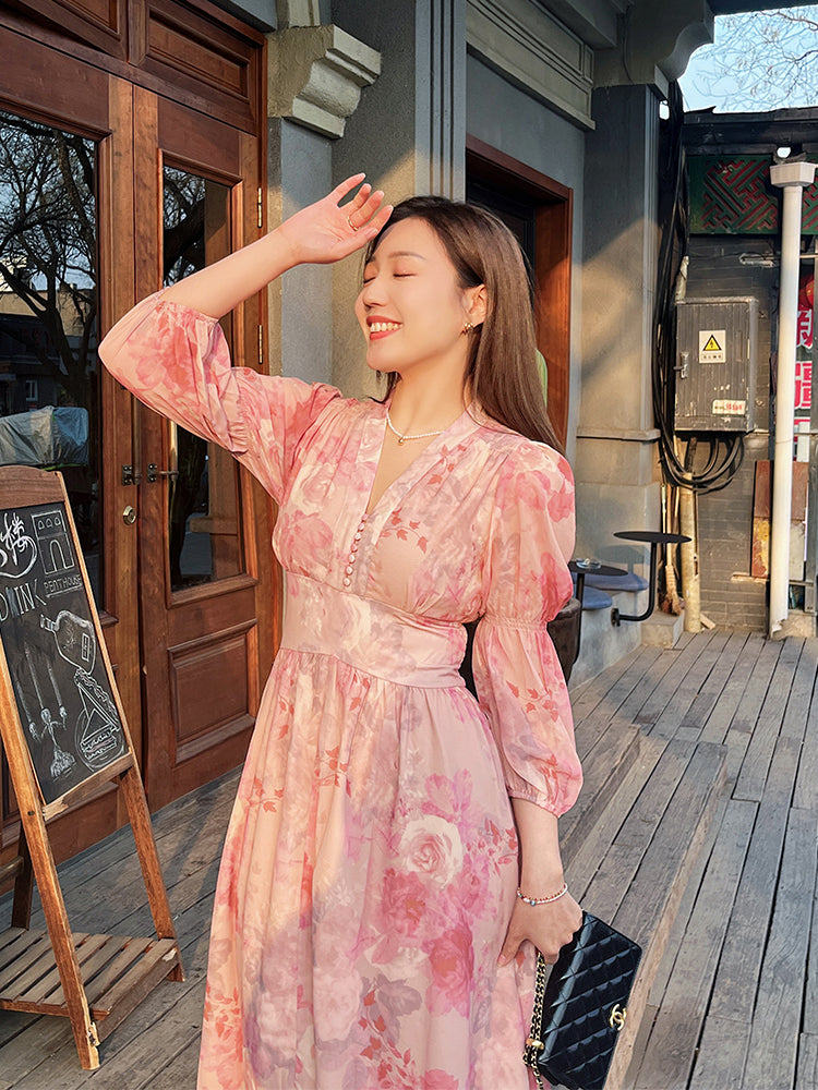 Gracefully Styled Dress for Any Occasion
