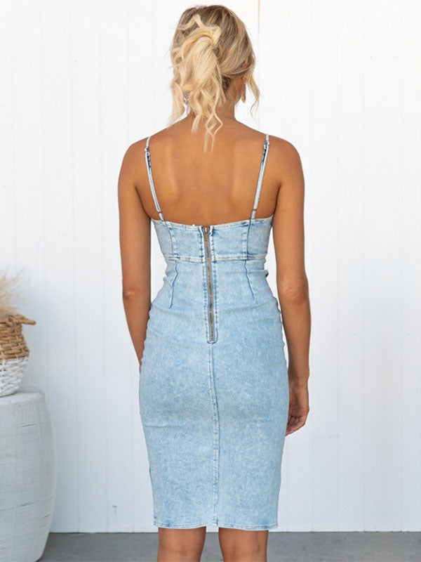Beautifully Finished Dress in a Timeless Design