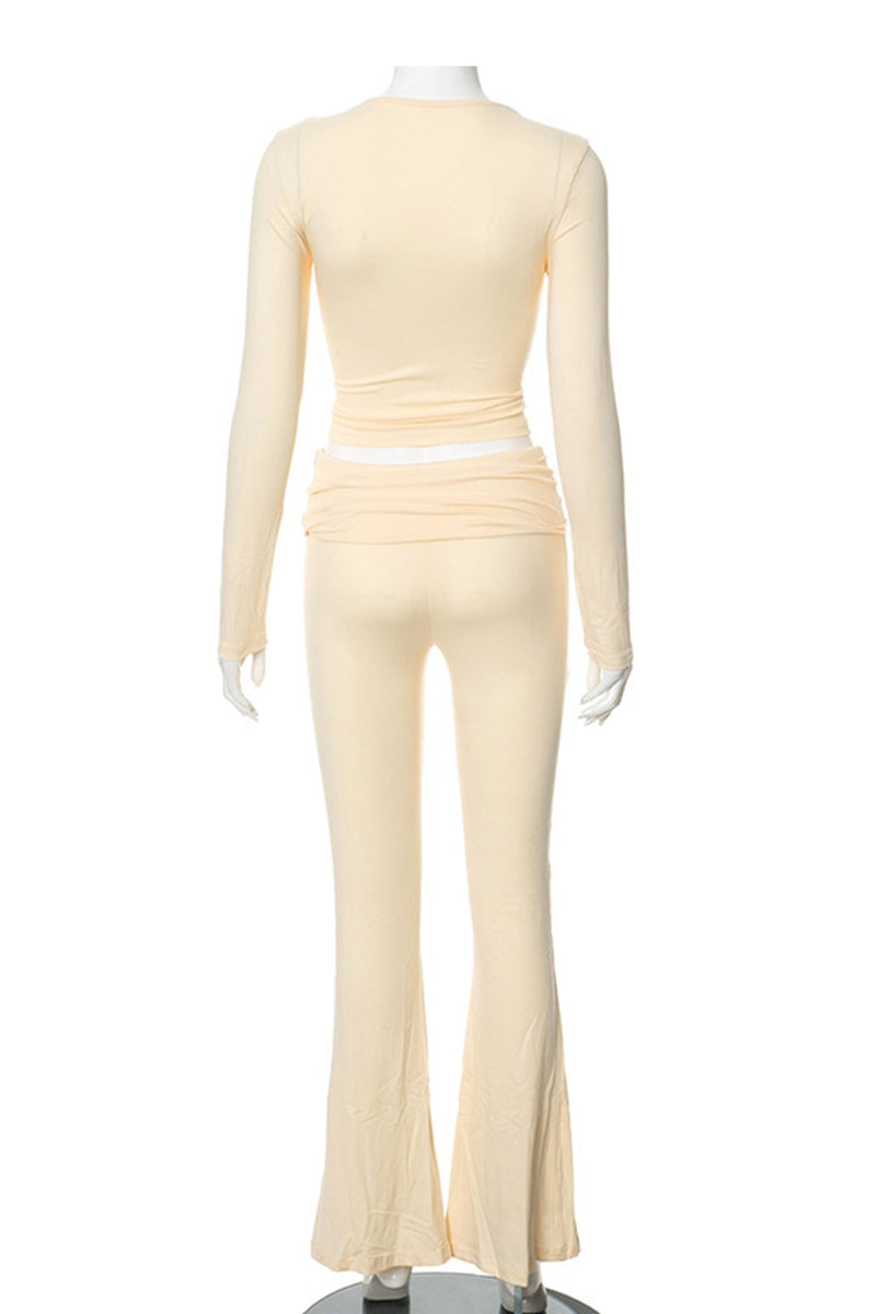 Effortlessly Elegant Pants with a Timeless Design