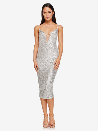 Well Tailored Dress with a Graceful Silhouette
