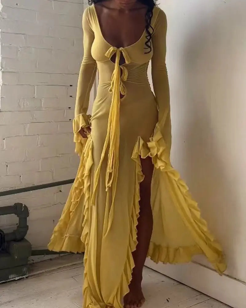Beautifully Finished Dress in a Timeless Design