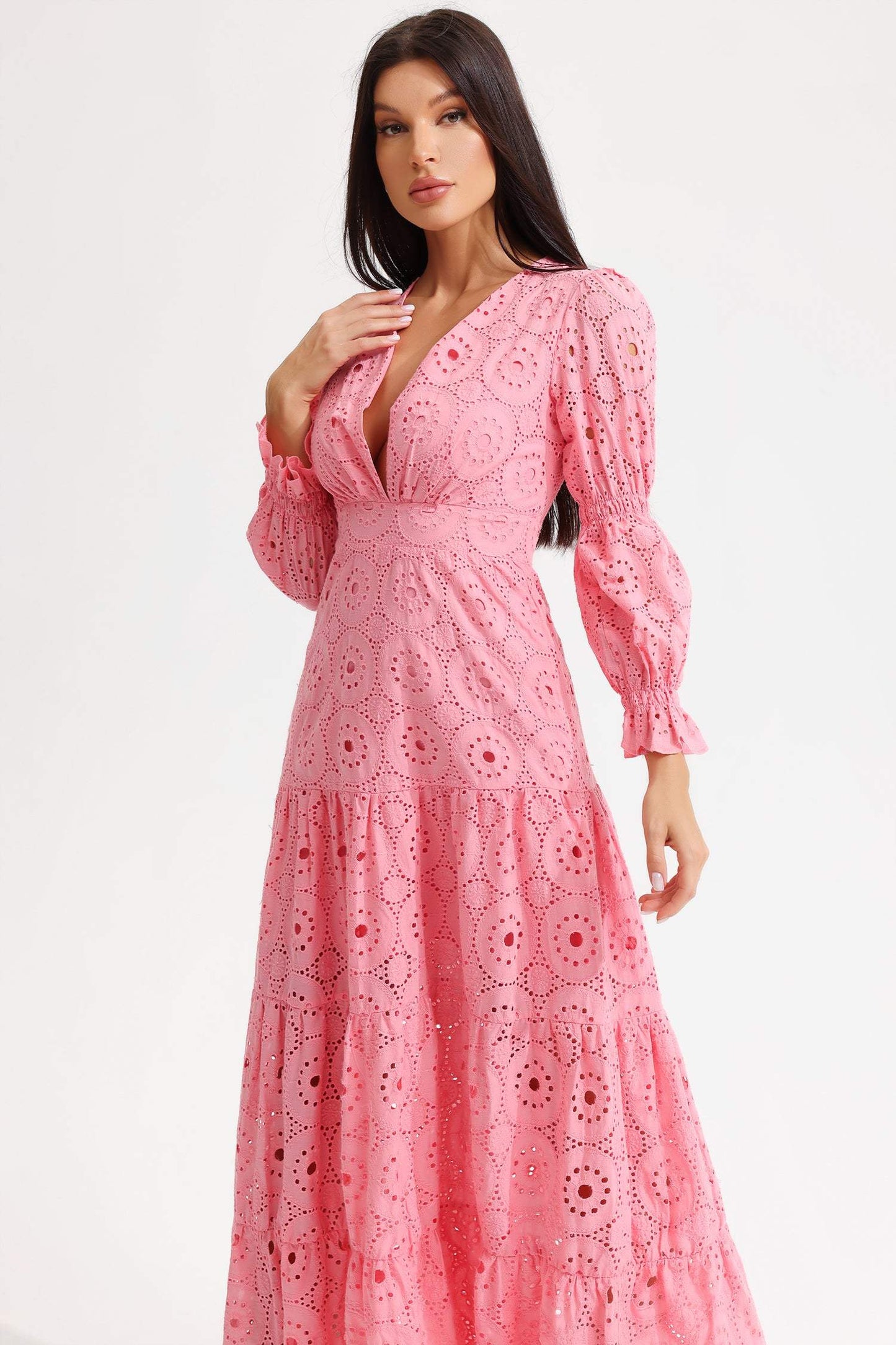 Beautifully Finished Dress in a Timeless Design