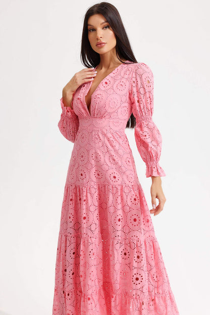 Beautifully Finished Dress in a Timeless Design
