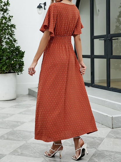 Effortlessly Elegant Dress with a Timeless Design
