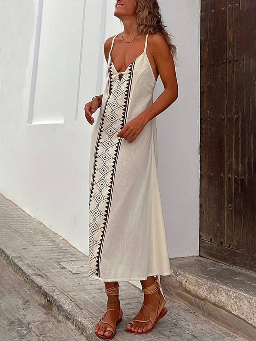 Beautifully Crafted Dress in a Classic Style