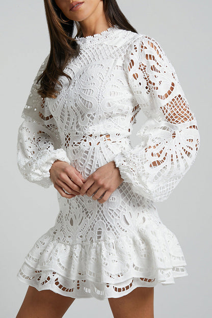 Effortlessly Elegant Dress with a Timeless Design