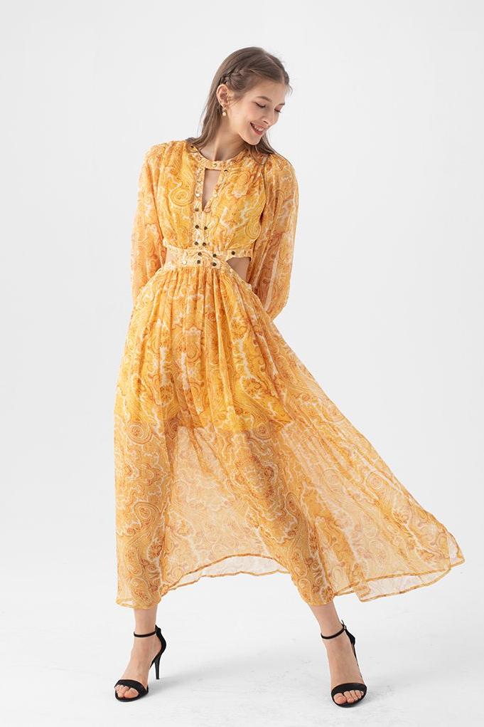 Gracefully Styled Dress for Any Occasion