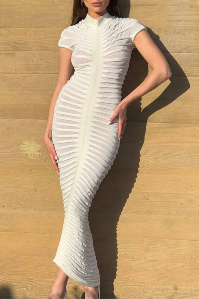 Well Tailored Dress with a Graceful Silhouette