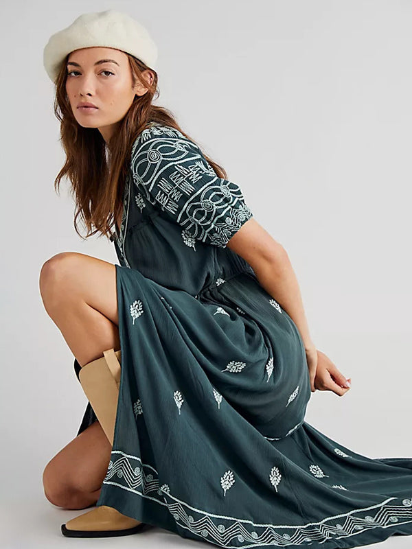 Classic Vintage & Enduringly Stylish Dress