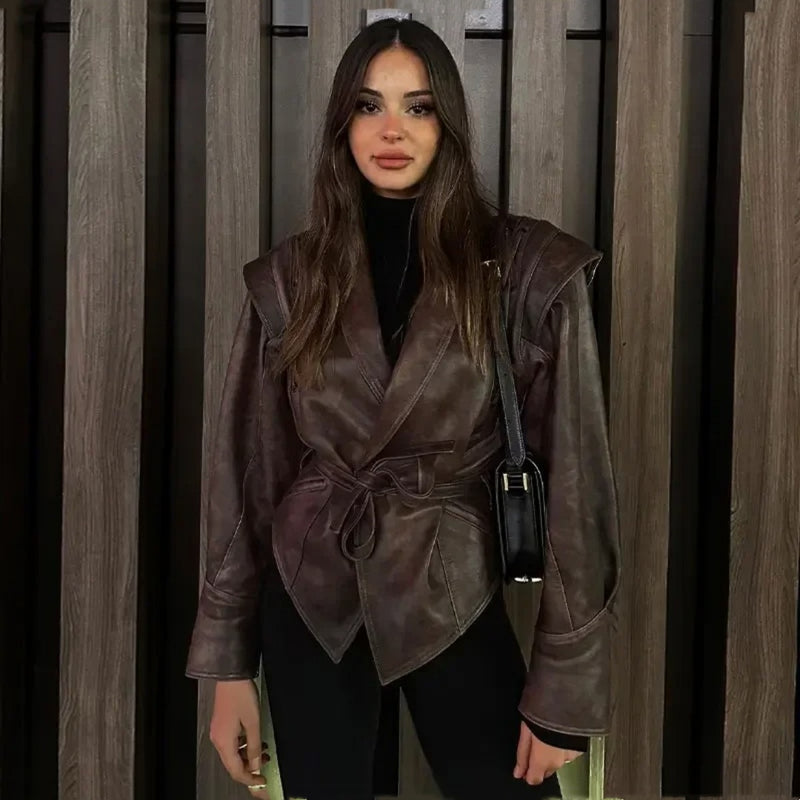 Effortlessly Elegant Coat with a Timeless Design