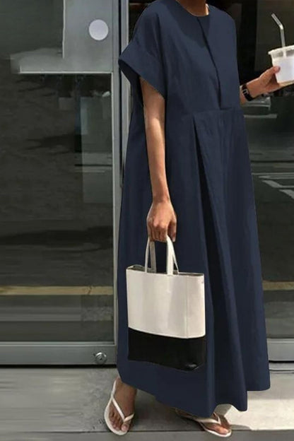 Effortlessly Elegant Dress with a Timeless Design
