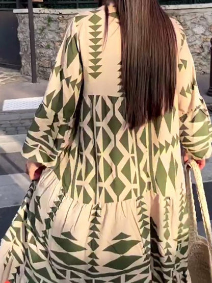 Classic Vintage Dress with a Flattering Fit
