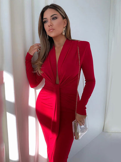 Beautifully Finished Dress in a Timeless Design