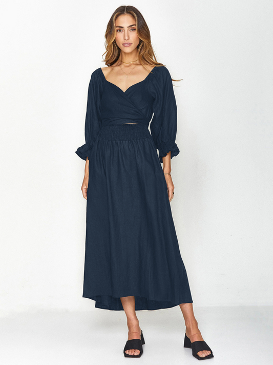 Beautifully Finished Dress in a Timeless Design