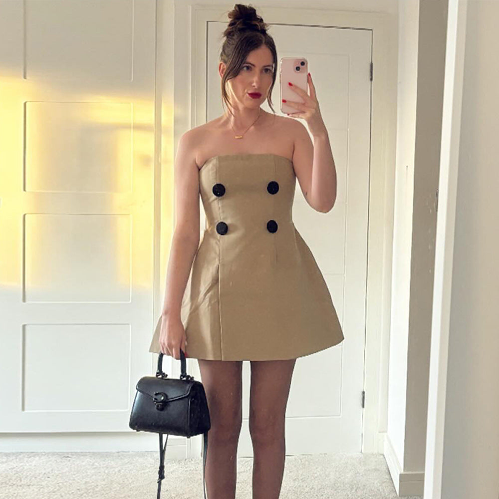Beautifully Finished Dress in a Timeless Design