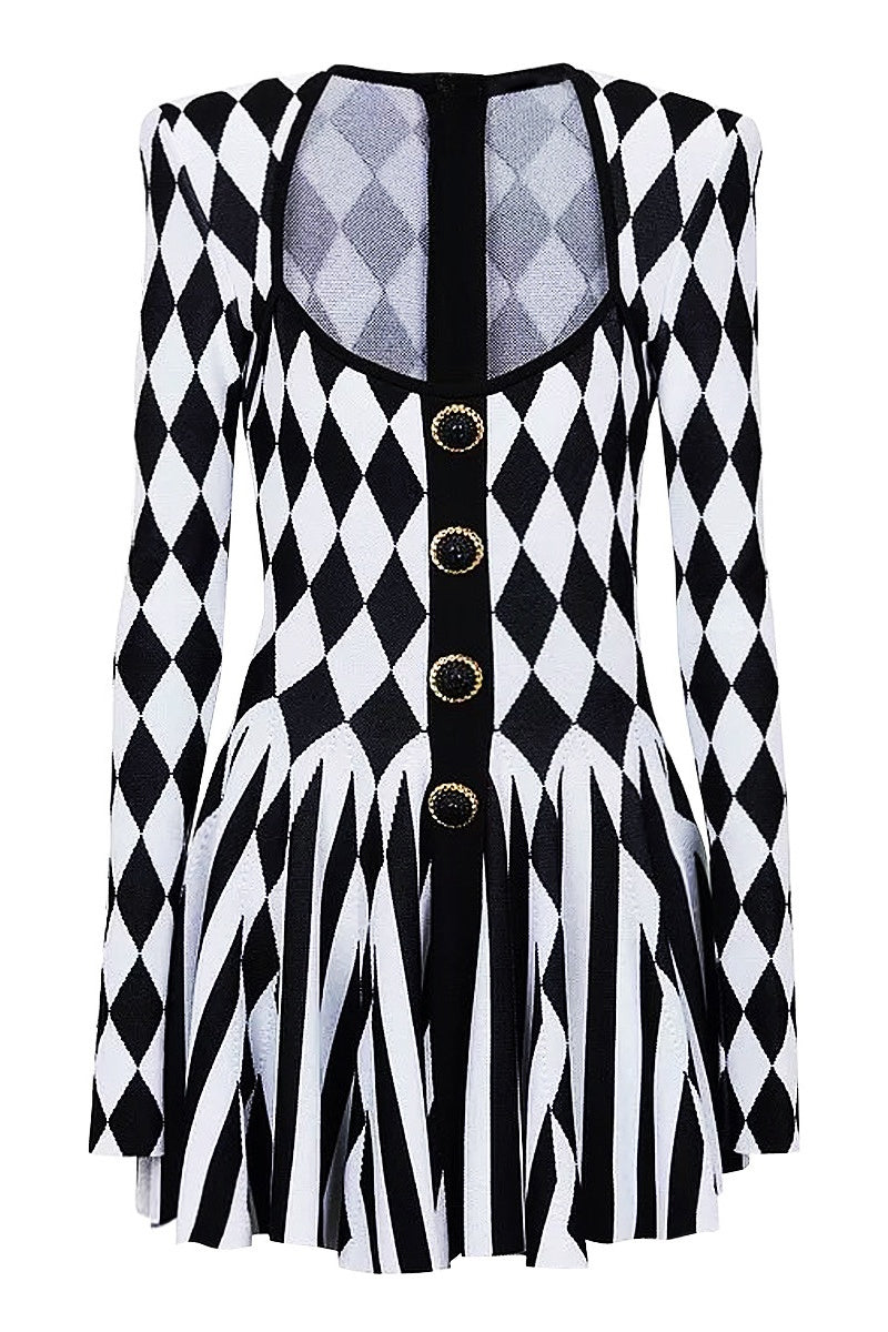 Beautifully Finished Dress in a Timeless Design